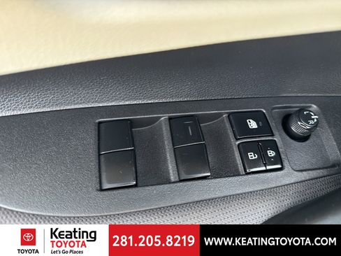 Used 2020 Toyota Corolla L image 10