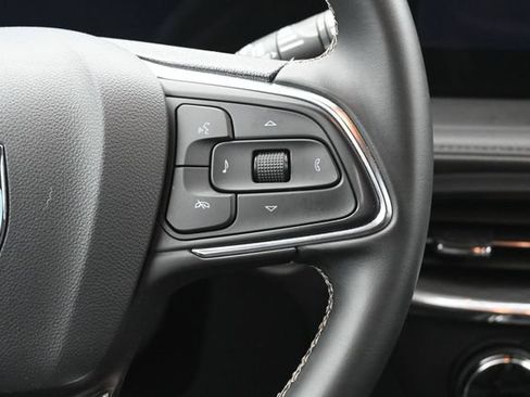 Used 2025 Buick Encore GX Preferred AWD/4WD image 17