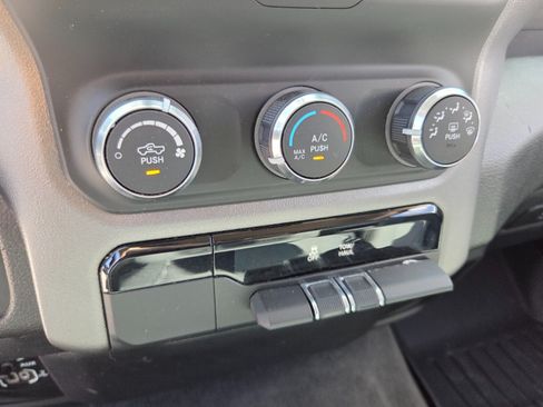 Used 2020 RAM 1500 Big Horn AWD/4WD image 29
