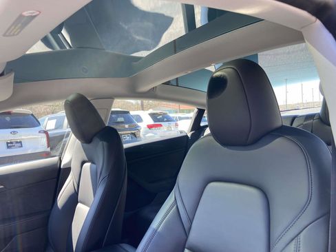 Used 2023 Tesla Model 3 Performance image 9