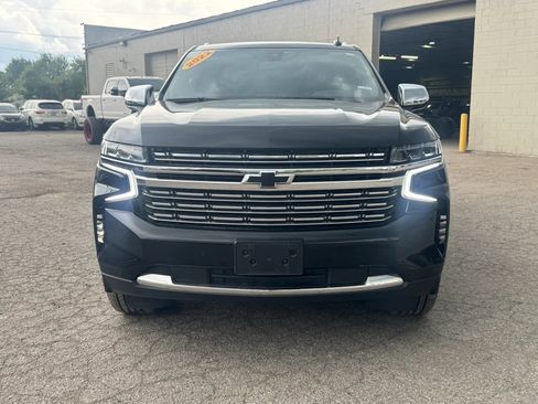 Used 2022 Chevrolet Suburban Premier AWD/4WD image 9