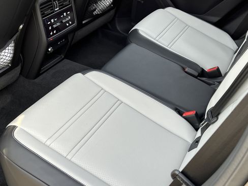 New 2026 Porsche Cayenne Coupe image 17