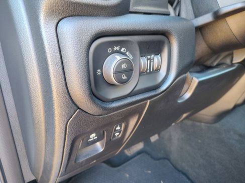 Used 2021 RAM 1500 Laramie w/ Off Road Group image 19