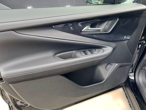 New 2025 Chevrolet Blazer EV LT AWD/4WD image 12