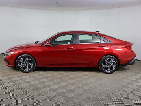 Certified 2025 Hyundai Elantra Limited image 15