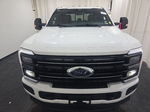 Used 2025 Ford F250 Platinum AWD/4WD image 2