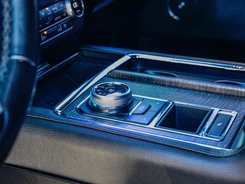 Used 2019 Ford Expedition Limited image 19