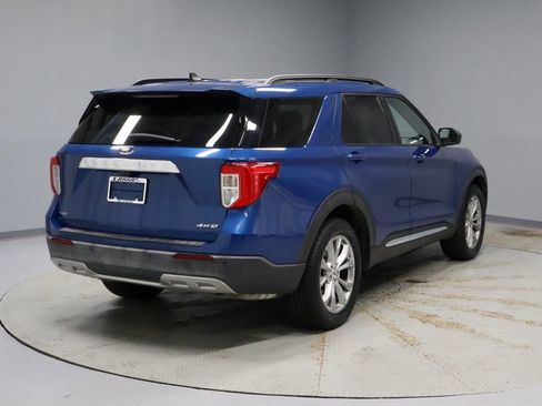 Used 2021 Ford Explorer XLT w/ Equipment Group 202A AWD/4WD image 11