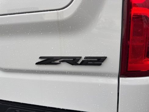 Used 2025 Chevrolet Silverado 1500 ZR2 w/ Technology Package image 12