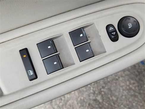 Used 2012 Chevrolet Traverse LT image 20