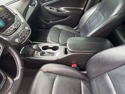 Used 2016 Chevrolet Malibu LT w/ Leather Package FWD image 17