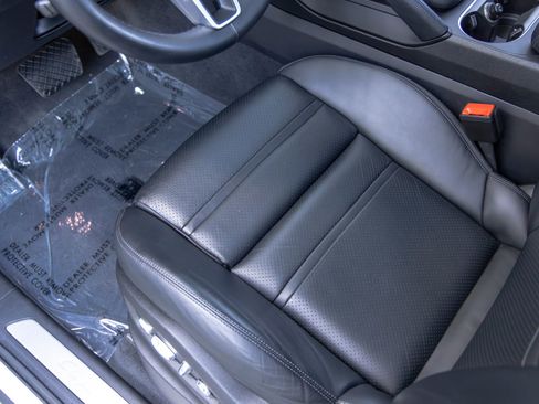 Certified 2021 Porsche Cayenne AWD/4WD image 29