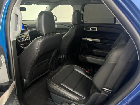 Used 2023 Ford Explorer XLT w/ Equipment Group 202A AWD/4WD image 23