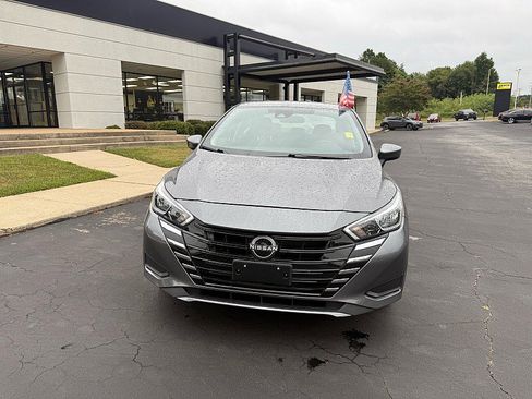 Used 2024 Nissan Versa SV FWD image 7