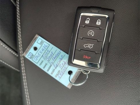 New 2025 Jeep Grand Cherokee Altitude w/ Trailer Tow Package image 36