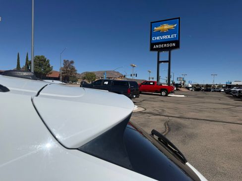 Used 2024 Chevrolet Trax LT w/ Driver Confidence Package FWD image 8