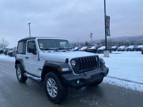 Used 2023 Jeep Wrangler Sport S image 1