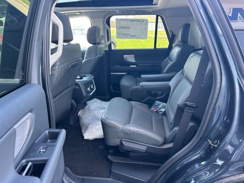 New 2026 Ford Expedition Active AWD/4WD image 24