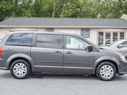 Used 2017 Dodge Grand Caravan SE w/ Power Window Group FWD image 11