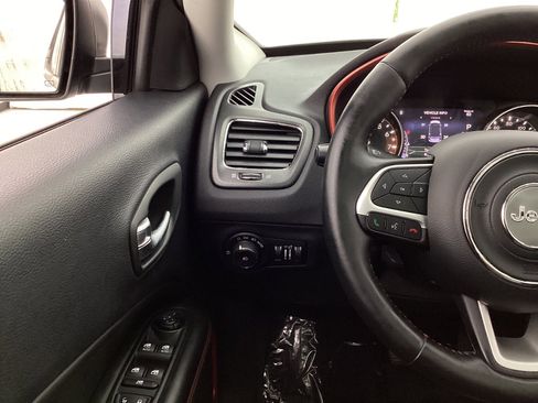 Used 2017 Jeep Compass Trailhawk w/ Leather Interior Group AWD/4WD image 33