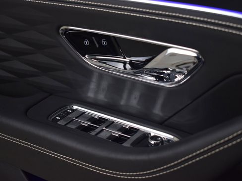 Certified 2020 Bentley Flying Spur W12 image 38