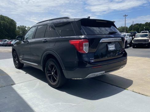 Used 2023 Ford Explorer XLT w/ Equipment Group 202A AWD/4WD image 10