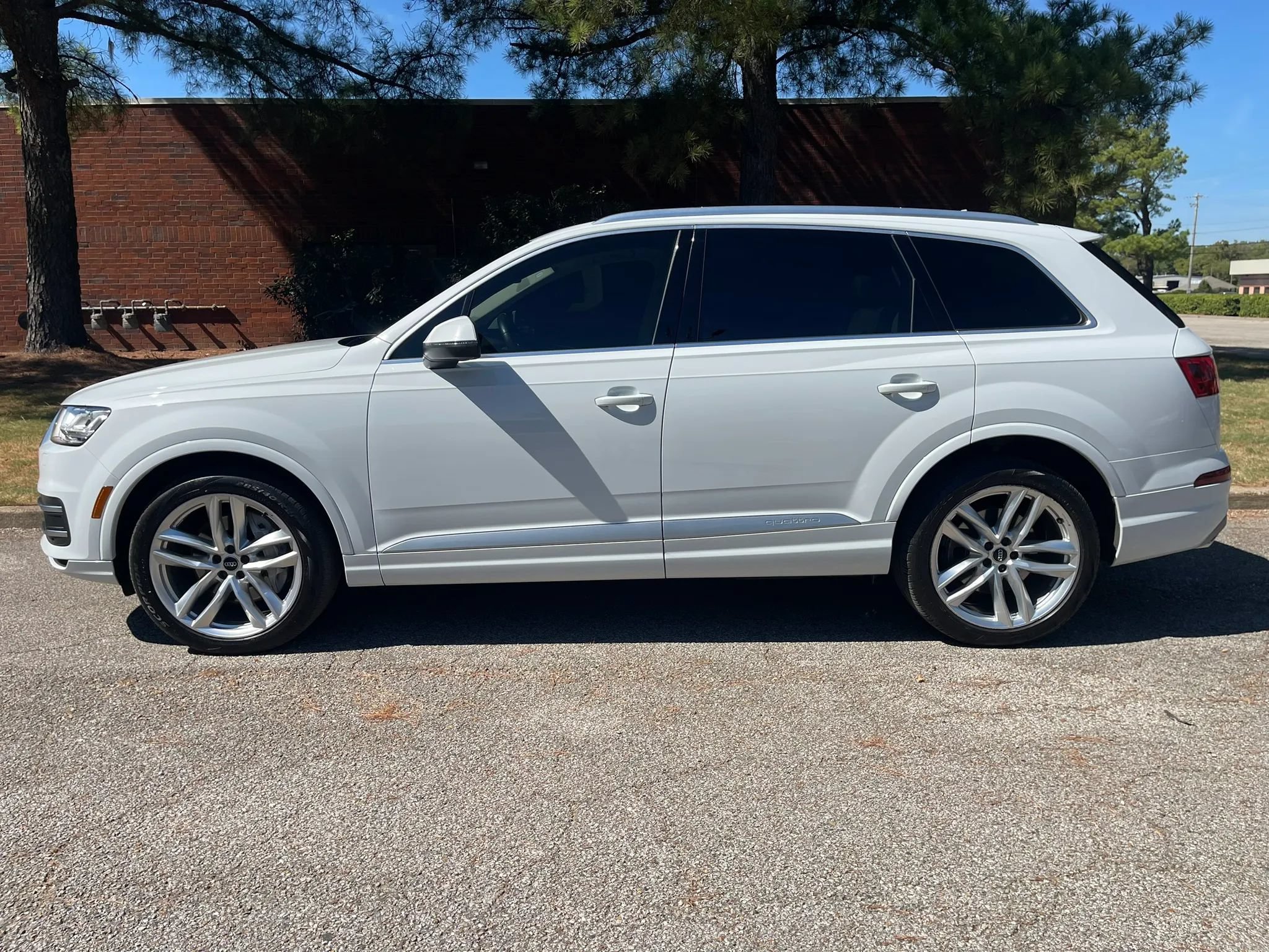 Used 2018 Audi Q7 3.0T Prestige w/ Prestige Package AWD/4WD image 2