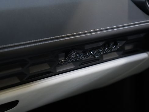 Used 2015 Lamborghini Huracan LP 610-4 image 43