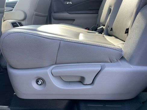 Used 2016 Honda Pilot Touring image 43