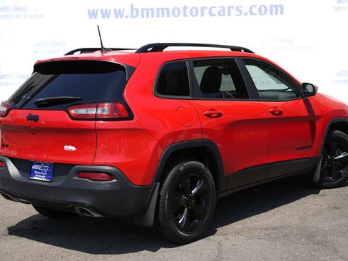 Used 2017 Jeep Cherokee High Altitude w/ Luxury Group AWD/4WD image 3