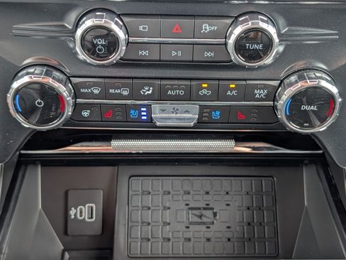 New 2026 Ford F150 Platinum w/ Equipment Group 700A Standard AWD/4WD image 19