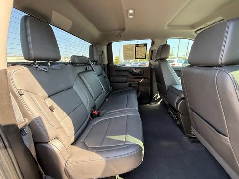 Used 2021 GMC Sierra 1500 SLT AWD/4WD image 39