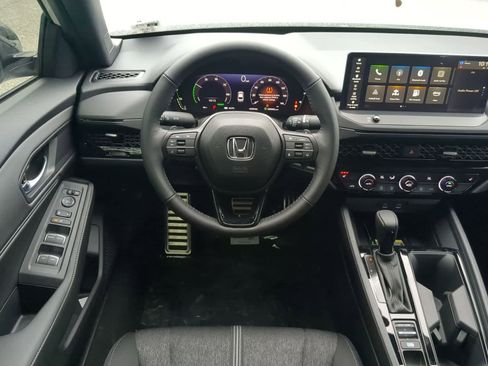 Used 2025 Honda Accord Sport image 15