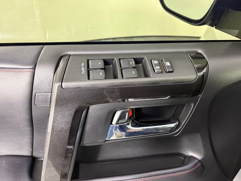 Used 2023 Toyota 4Runner TRD Off-Road Premium w/ Moonroof Package AWD/4WD image 10