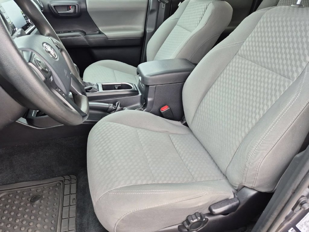 Used 2020 Toyota Tacoma SR AWD/4WD image 11