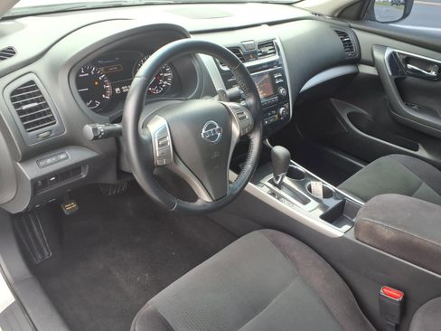Used 2013 Nissan Altima 3.5 SV FWD image 10