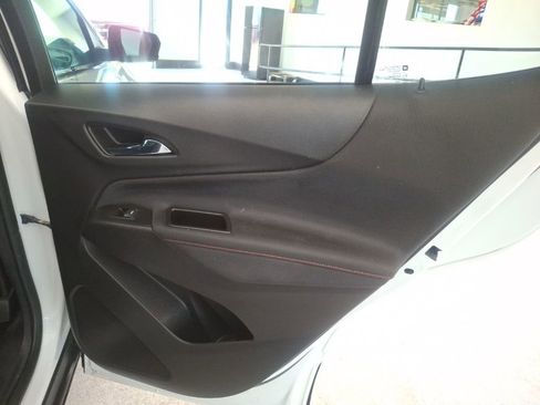 Used 2022 Chevrolet Equinox RS FWD image 20