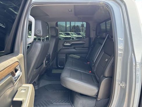 Used 2024 Chevrolet Silverado 1500 LT Trail Boss w/ Convenience Package II AWD/4WD image 15