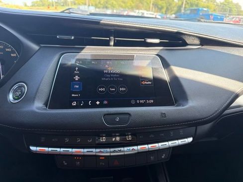 Used 2020 Cadillac XT4 Premium Luxury FWD image 13