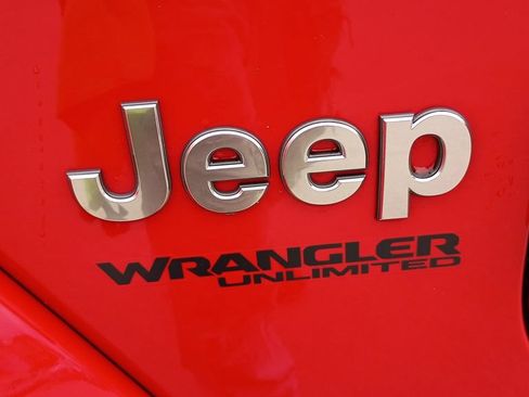 Used 2020 Jeep Wrangler Unlimited Sahara AWD/4WD image 13