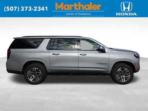 Used 2025 Chevrolet Suburban Z71 AWD/4WD image 6