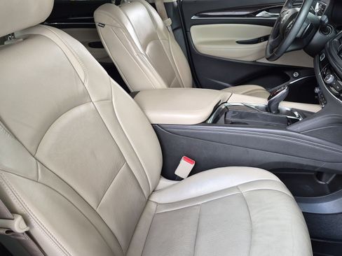 Used 2018 Buick Enclave Premium AWD/4WD image 39