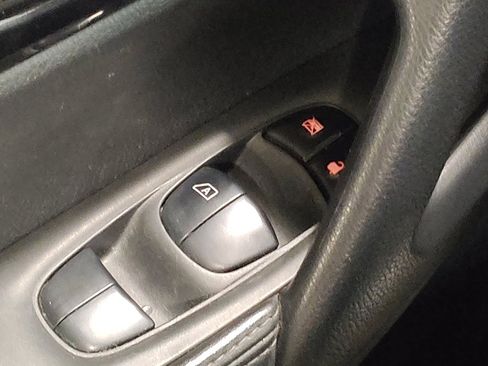 Used 2021 Nissan Rogue Sport SV FWD image 27