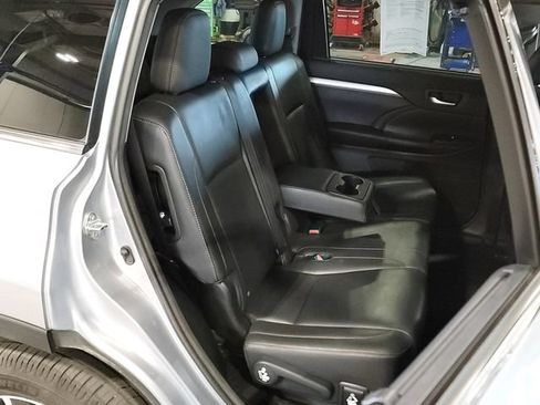 Used 2016 Toyota Highlander XLE AWD/4WD image 26