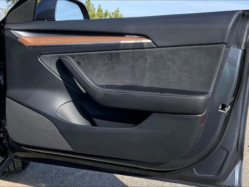 Used 2023 Tesla Model 3 Standard Range image 21