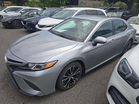 Used 2020 Toyota Camry SE AWD/4WD image 5