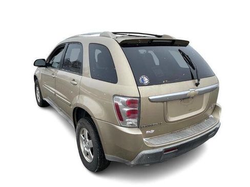 Used 2005 Chevrolet Equinox LT w/ Preferred Equipment Group image 3