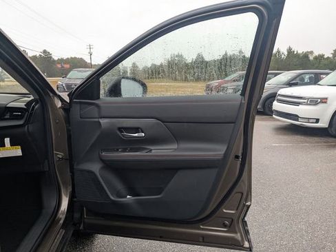 New 2026 Nissan Kicks SR FWD image 30