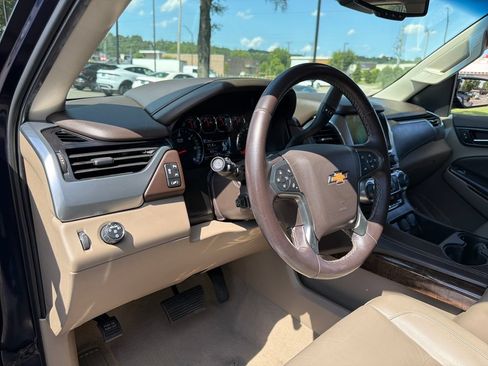 Used 2020 Chevrolet Tahoe LT w/ Luxury Package RWD image 21