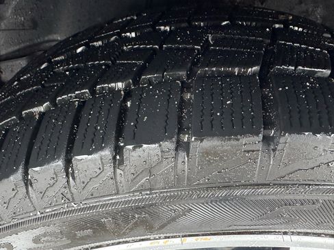 Used 2010 Pontiac Vibe image 10